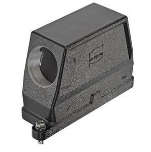 Rechteckiges schwarzes industrielles Anschlussgehäuse mit einem kreisförmigen Metallgewinde-Eingang an der linken Seite, entwickelt für elektrische Anwendungen.