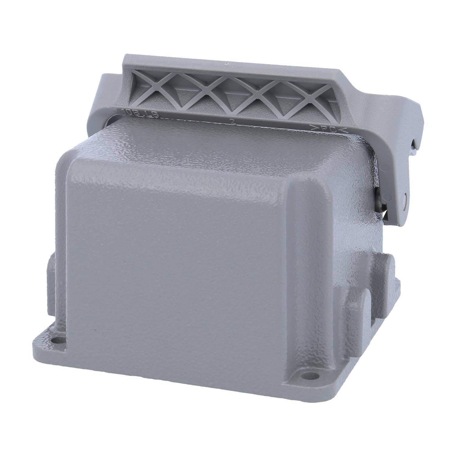 Eine graue, kastenförmige elektrische Komponente mit strukturierter Oberfläche und Montageflansche an der Basis.