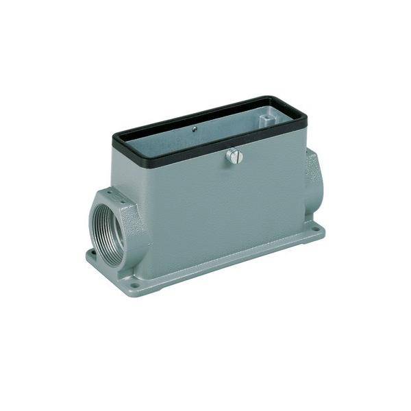 Ein grauer rechteckiger elektrischer Anschlussgehäuse mit Gewindebohrungen an jeder Seite, der für industrielle oder mechanische Anwendungen verwendet wird.