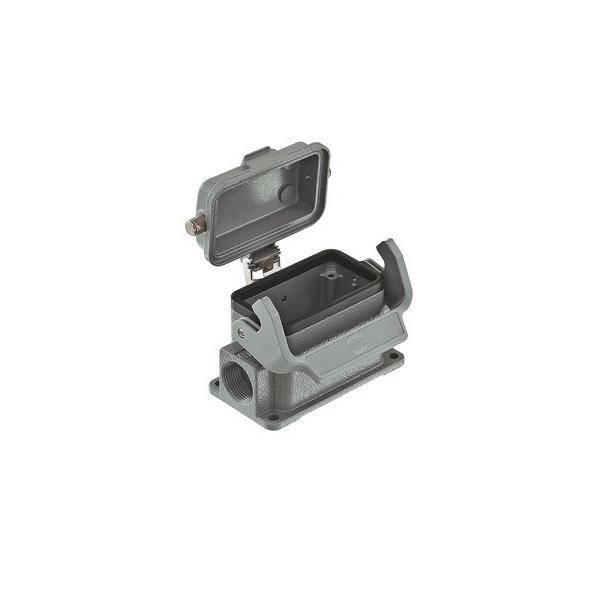 Metallisches industrielles Anschlussgehäuse mit offener Abdeckung, grau mit seitlichen Verriegelungen, entwickelt für sichere elektrische Verbindungen.