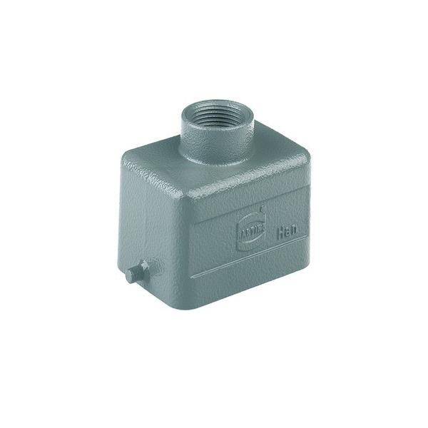 Ein rechteckiges graues Metallverbindungsgehäuse mit einer verschraubten Öffnung an der Oberseite und einem kleinen Vorsprung an einer Seite.