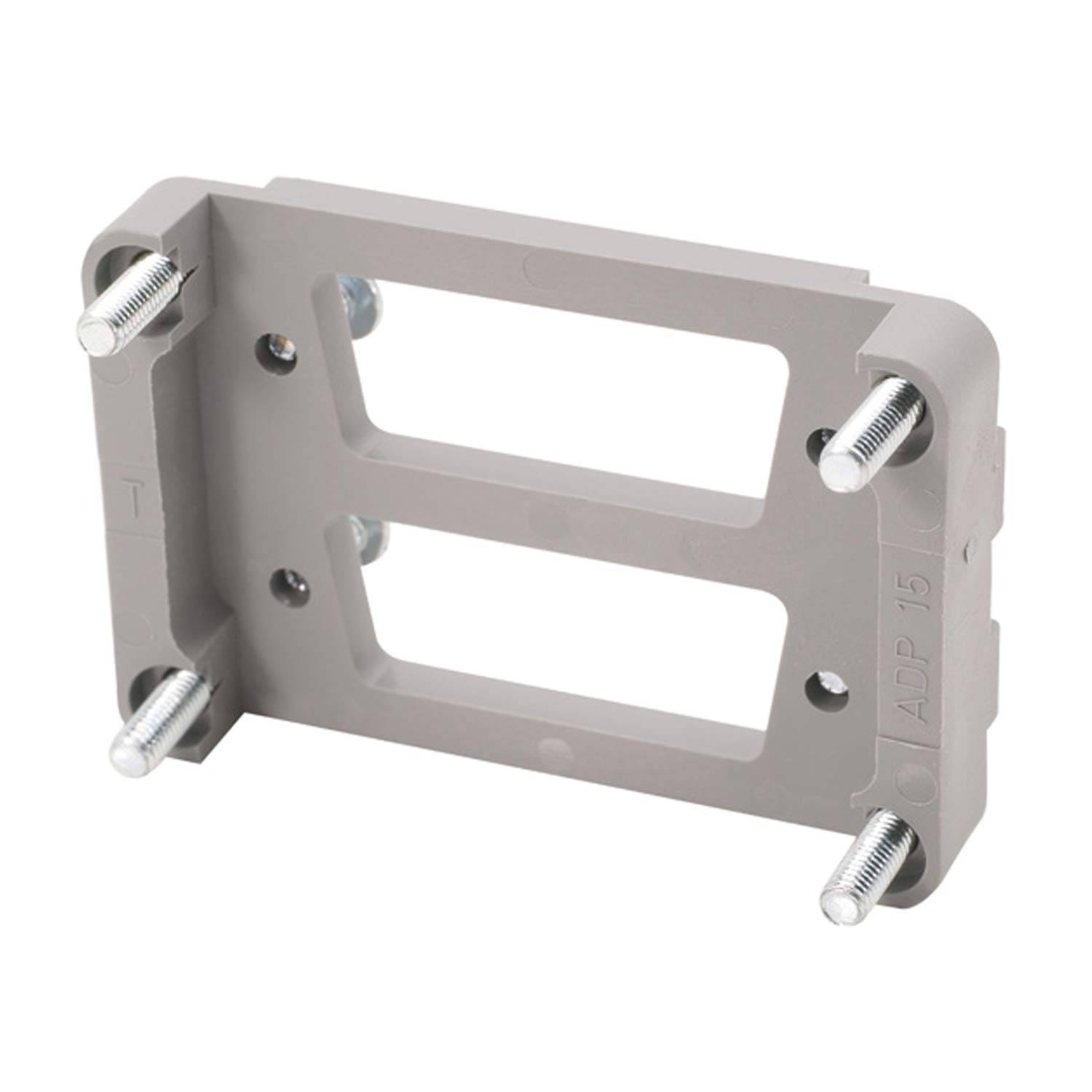 Rechteckige graue Wandhalterung mit zwei horizontalen Öffnungen und vier Schrauben, entwickelt zur Unterstützung von Elektrogeräten oder Befestigungselementen.