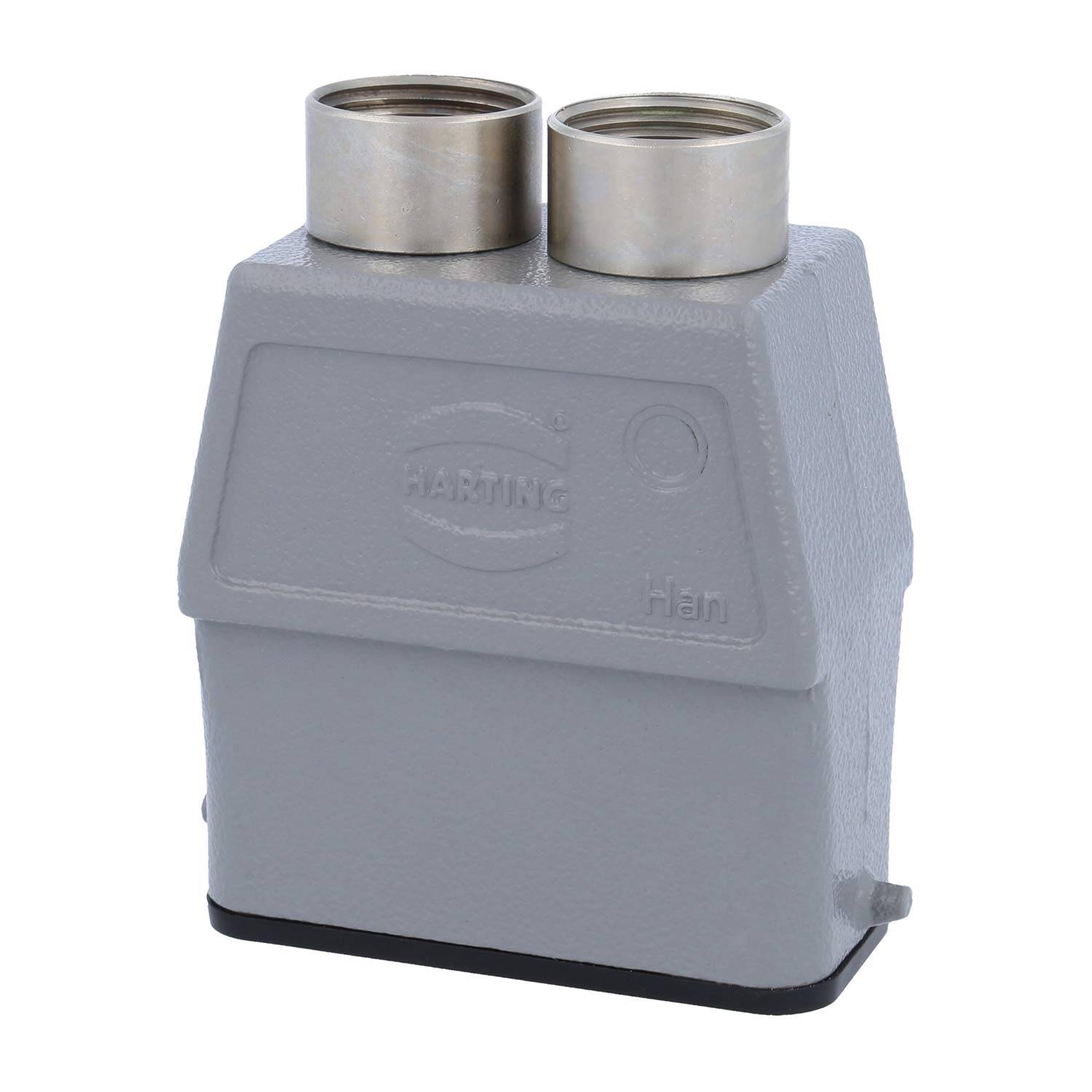 Ein rechteckiges graues Kunststoff-Elektrosteckergehäuse mit zwei kreisförmigen Metallöffnungen oben, mit erhabener Markenschrift und Logo.