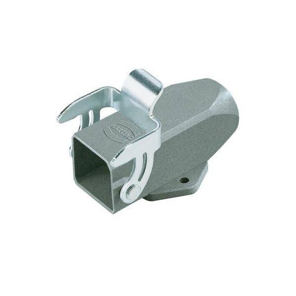 Eine quadratische Metallrohrendkappe mit seitlichen Klammern zum Befestigen, die zum Verschließen des Rohendes oder ähnlicher Objekte konzipiert ist.