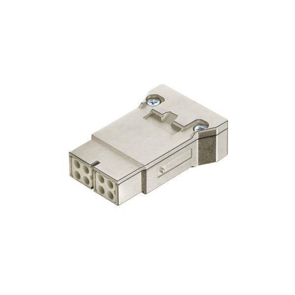Ein Metallstromstecker mit quadratischem Gehäuse und zwei sichtbaren Schrauben, konzipiert für die Sicherung von Verbindungen in elektronischen Geräten.