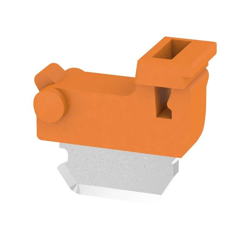 Eine orange und silberne Metallkomponente mit einer klotzig-eckigen Form, die eine quadratische Öffnung und einen abgerundeten Vorsprung auf einer Seite aufweist.