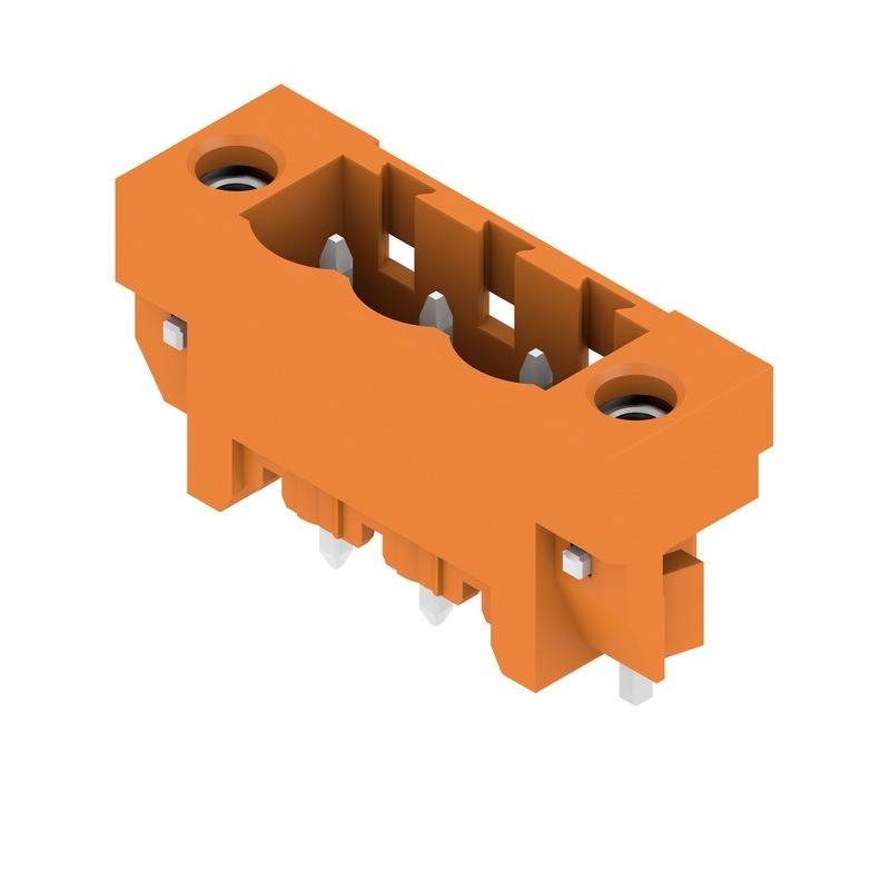 Ein orangefarbener PCB-Anschluss mit mehreren Metallpins, entwickelt für elektronische Geräte, aus einem Winkel betrachtet, der seine Pin-Ausrichtung und Gehäusestruktur zeigt.