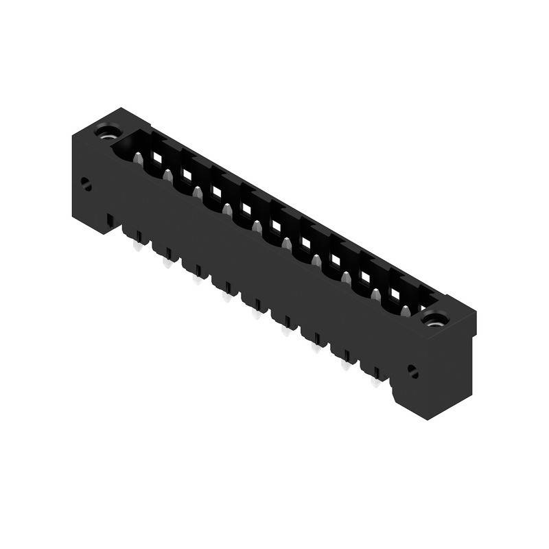 Ein schwarzer, rechteckiger Steckverbinder mit mehreren Schlitzen, der für elektrische Schaltkreisanwendungen konzipiert ist, aus einer Perspektive in einem Winkel betrachtet.
