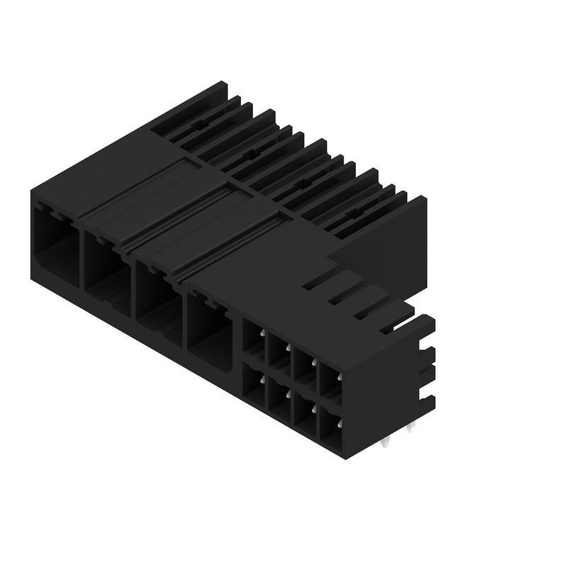 Ein schwarzer, rechteckiger elektrischer Anschluss mit mehreren Anschlüssen, der für elektronische Verbindungen verwendet wird, vor einem weißen Hintergrund.