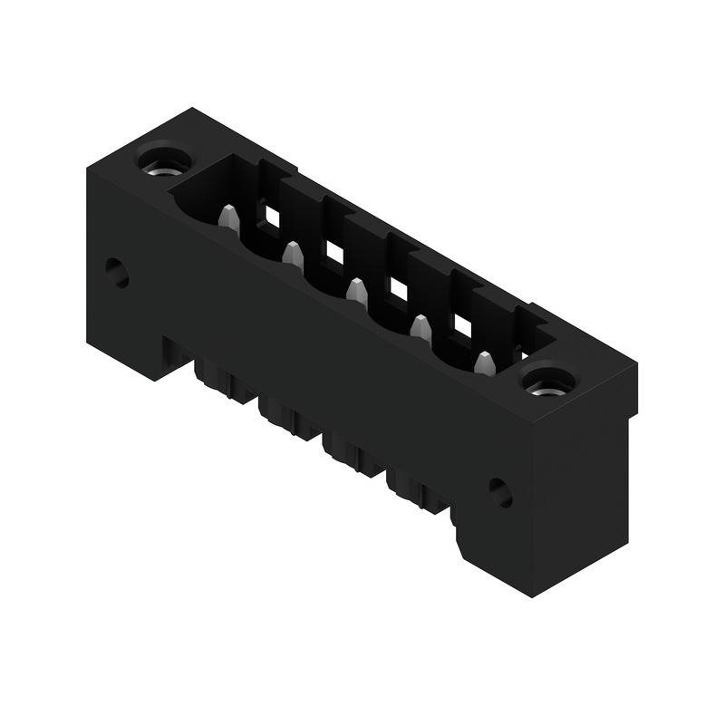 Ein schwarzer, rechteckiger elektronischer Anschluss mit mehreren Stiftöffnungen, der für die Integration auf Leiterplatten konzipiert ist, aus einer Winkelansicht betrachtet.