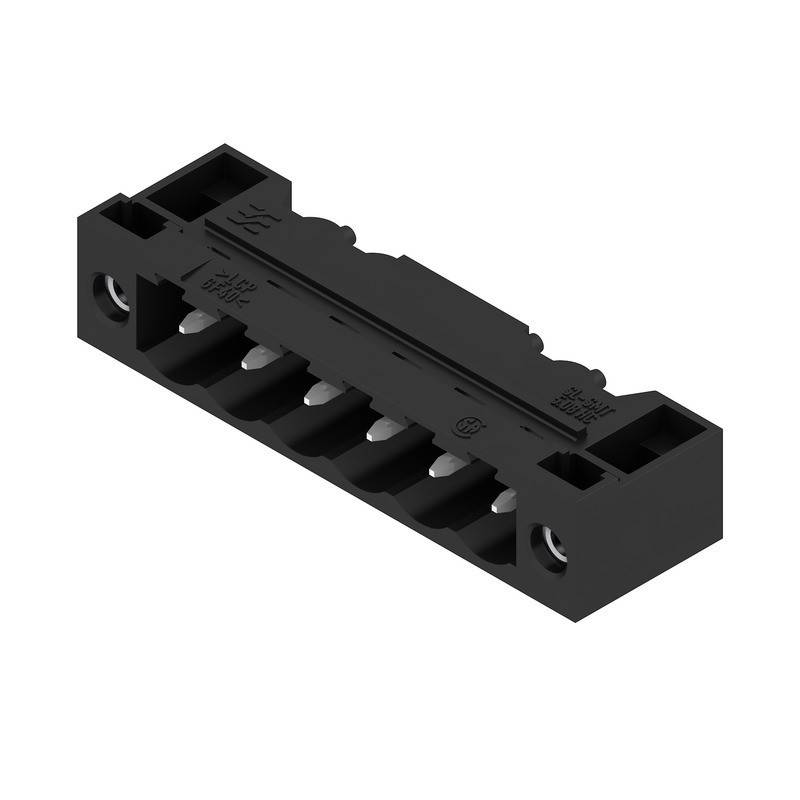 Ein schwarzer elektrischer Stecker mit mehreren Schlitzen zur Drahteinführung. Das Design ermöglicht eine sichere Befestigung an elektronischen Geräten.