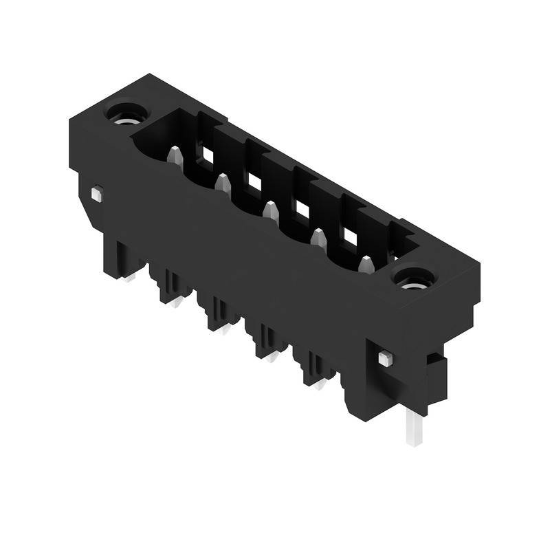 Ein schwarzer elektronischer Steckverbinder mit mehreren Metallstiften zur Montage, der für Leiterplatten oder Geräte mit rechteckiger Form ausgelegt ist.