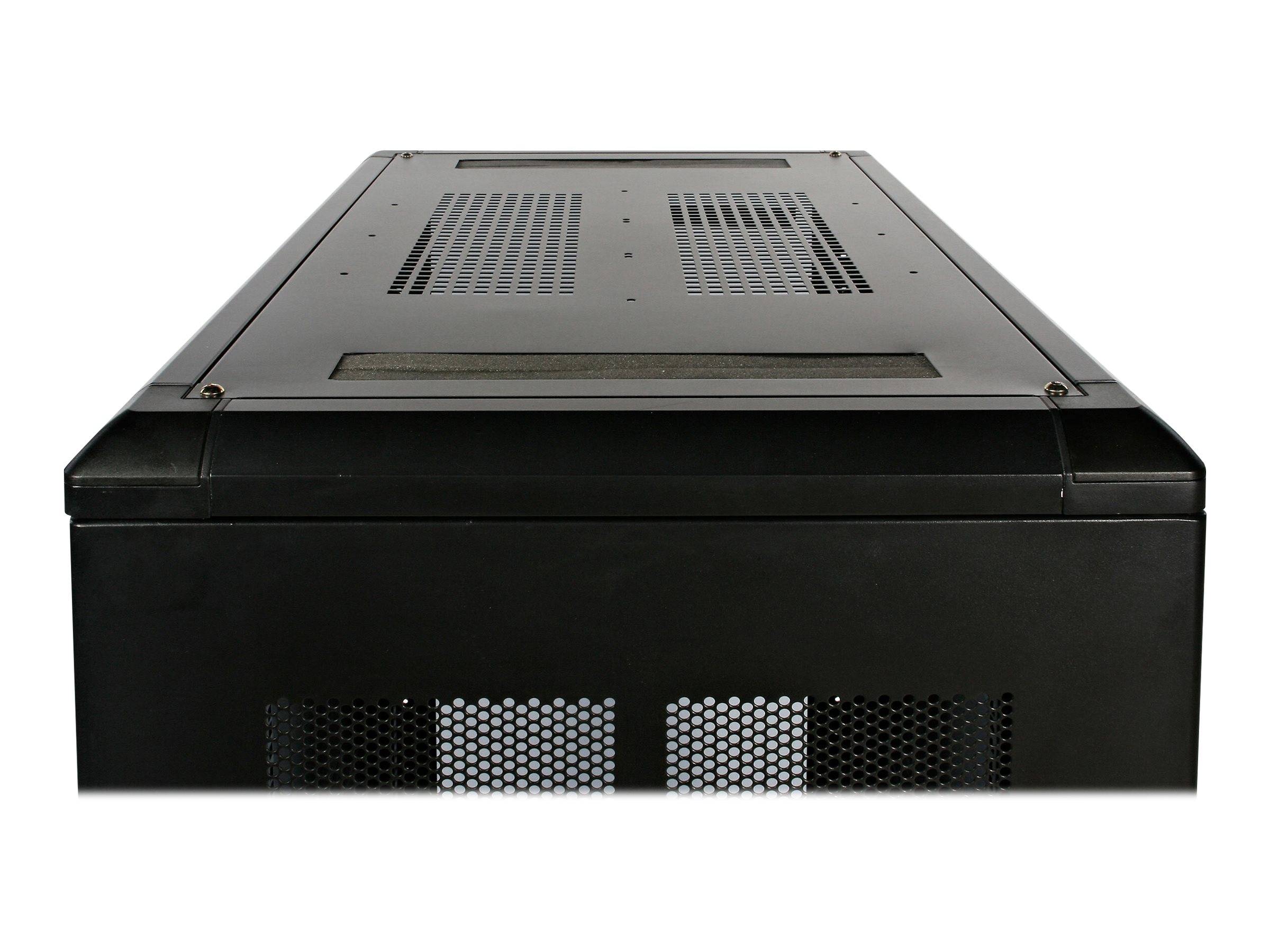 Ein schwarzer Metall-Computerserver oder Rack-Mount-Gehäuse von vorne und von oben gezeigt, mit Belüftungsgittern.