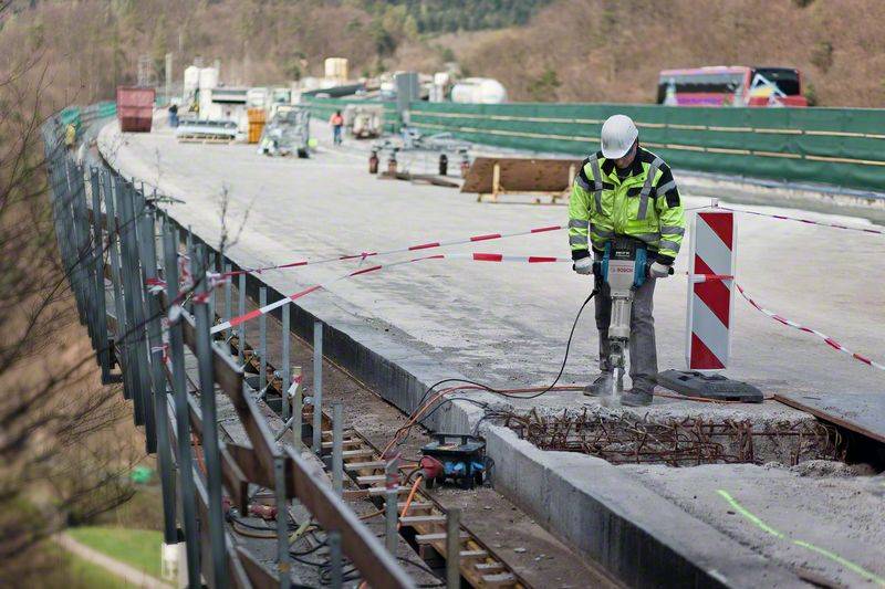 Bosch Abbruchhammer GSH 27 VC