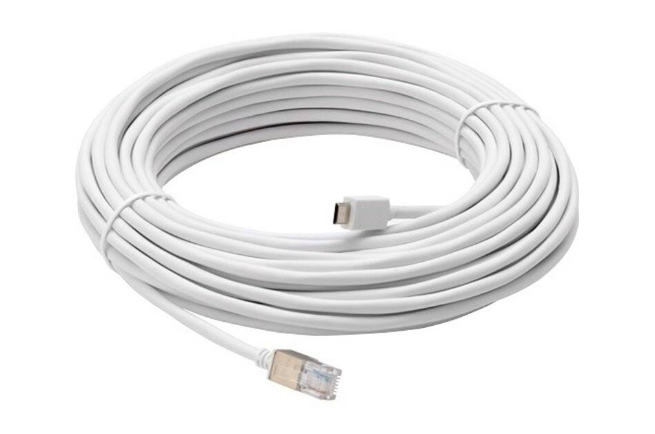 Aufgerolltes weißes Ethernet-Kabel mit RJ45-Steckern an beiden Enden.