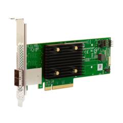 PCIe-Erweiterungskarte mit großem schwarzem Kühlkörper und Metallhalterung, isoliert auf weißem Hintergrund dargestellt.