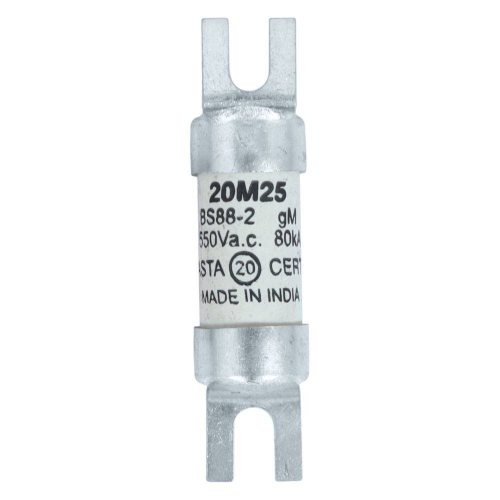 Eine Zylindersicherung mit der Beschriftung '20M25', 'BS88-2 gM', '550 Vac', '80kA', 'ASTA 20', 'CERT', 'MADE IN INDIA', mit metallischen Endkappen.