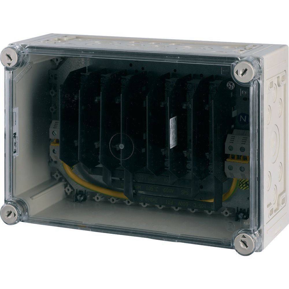 Eine rechteckige, transparente elektrische Verteilerdose mit mehreren internen Anschlüssen und sichtbaren Kabeln.
