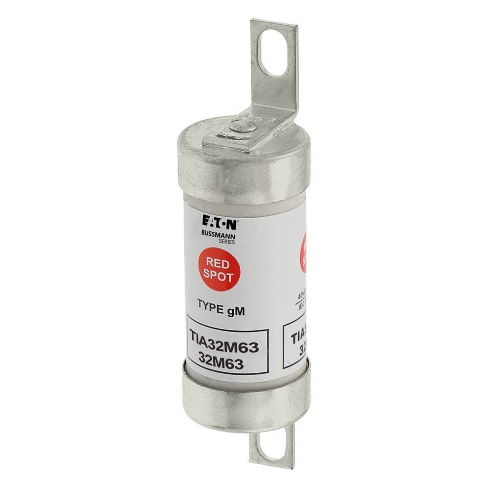 Eine zylindrische Eaton Red Spot Sicherung, beschriftet mit 'Type gM, TIA32M63, 32M63', mit Metallkontakten oben und unten, vor einem einfarbigen Hintergrund.