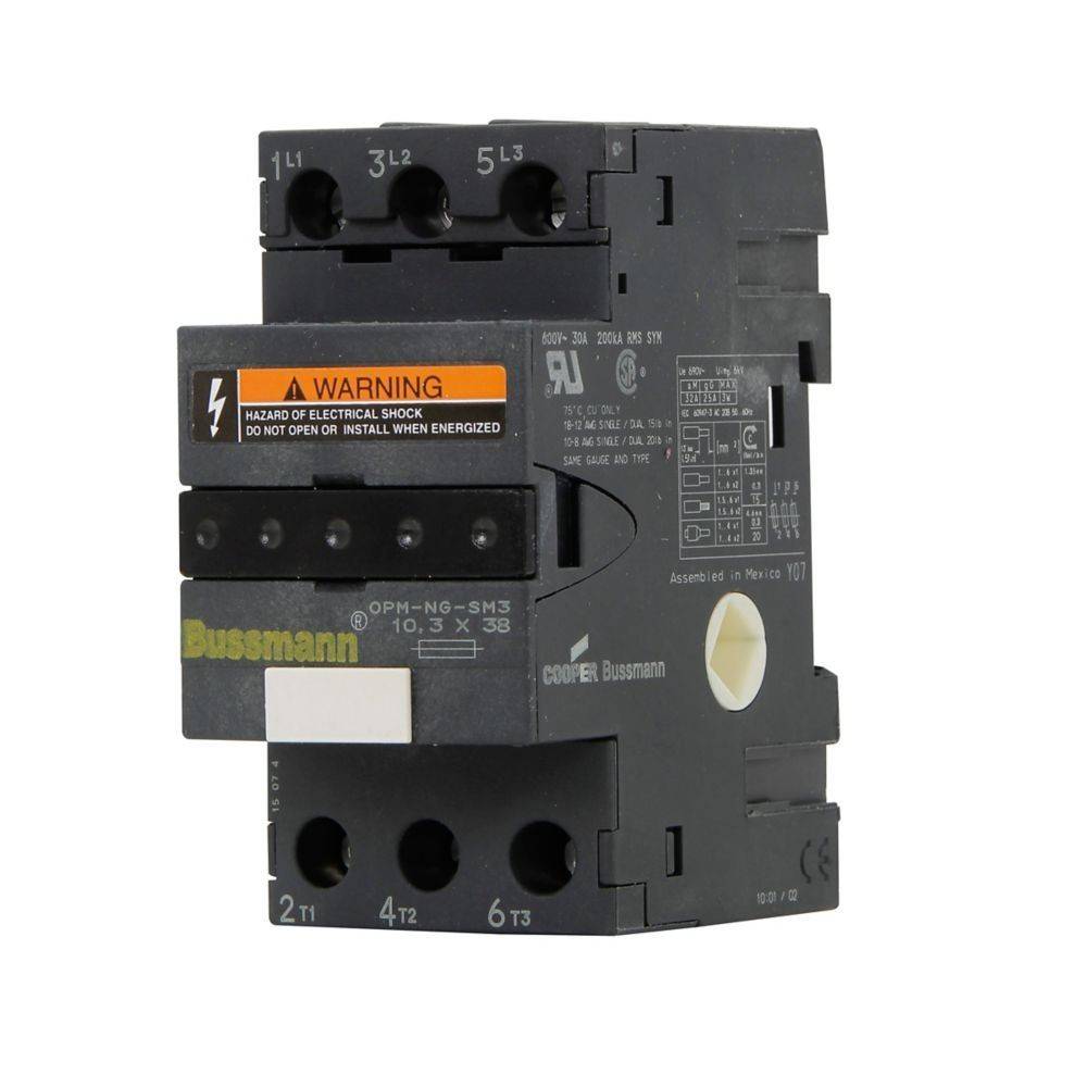 Ein schwarzer elektrischer Sicherungshalter mit Warnaufschrift 