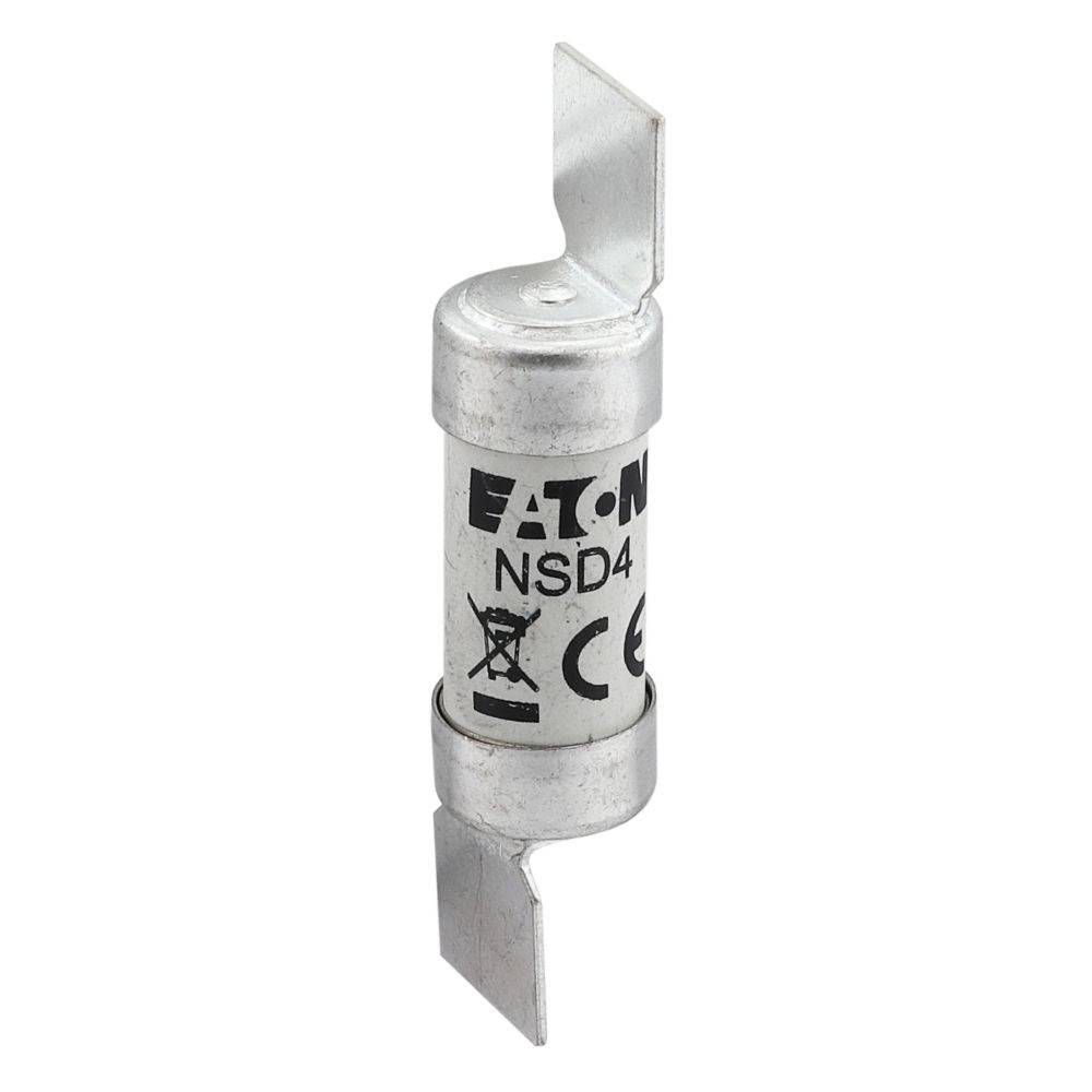 Eine zylindrische Eaton NSD4-Sicherung mit Metallkappen an beiden Enden und Sicherheitszertifizierungsmarkierungen.