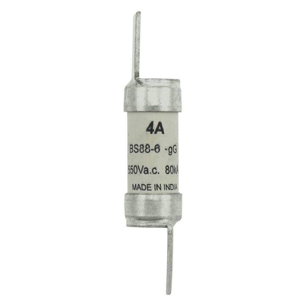 Eine zylindrische 4-Ampere-Sicherung mit Metallenden und der Beschriftung 'BS88-6 -gG 550V a.c. 80kA', mit 'MADE IN INDIA' am unteren Ende.