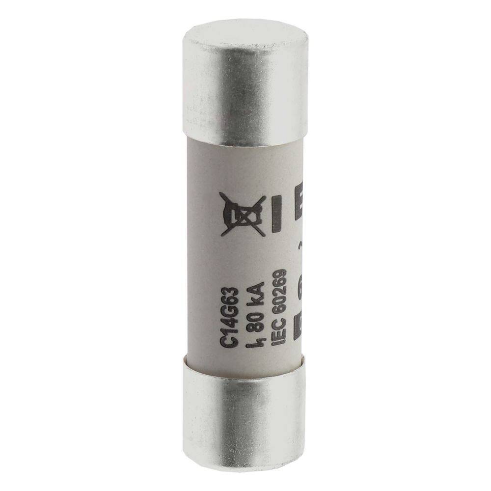 Eine Zylindersicherung mit Metallenden, beschriftet mit 'C14G63', '1,80 kA' und 'IEC 60269', die ihre elektrischen Spezifikationen anzeigt.