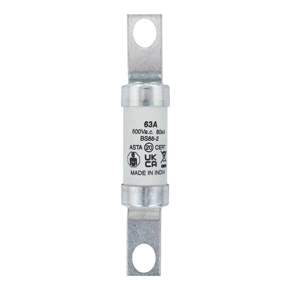 Ein zylindrischer 63A 500VAC Sicherungseinsatz mit Metallkontakten an beiden Enden, gekennzeichnet mit Zertifizierungen und dem Aufdruck ‚Made in India'.