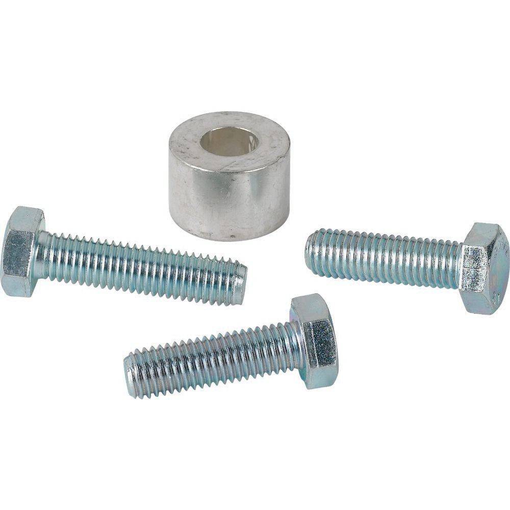 Drei Gewindeschrauben mit Sechskantköpfen sind um einen zylindrischen Metallabstandshalter angeordnet.