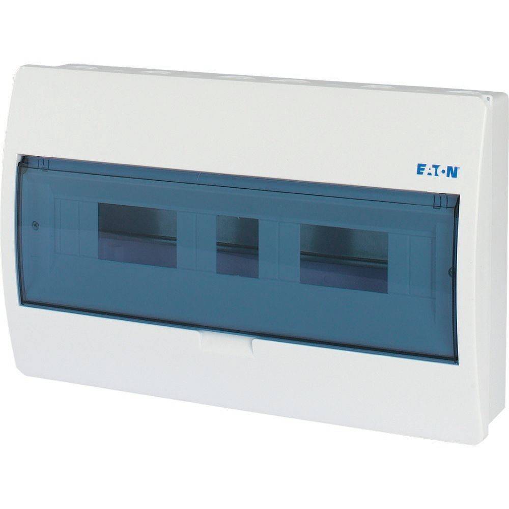 Weiße wandmontierte Elektroverteilerdose mit einer transluzenten blauen Abdeckung und dem 'Eaton'-Logo oben rechts.