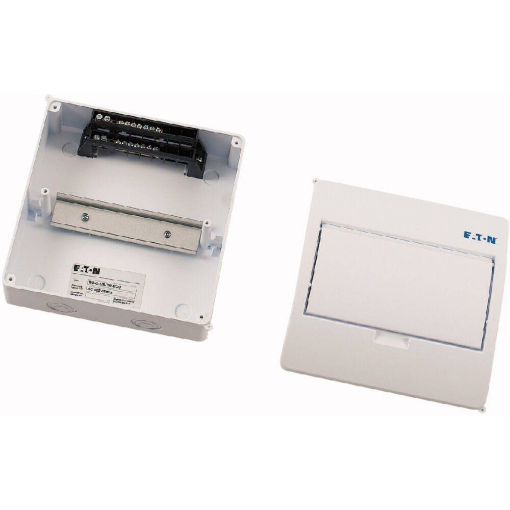 Offene elektrische Verteilerdose mit freiliegendem Panel und separatem weißem Deckel, beschriftet mit 'Eaton', zeigt interne Verdrahtungskomponenten.