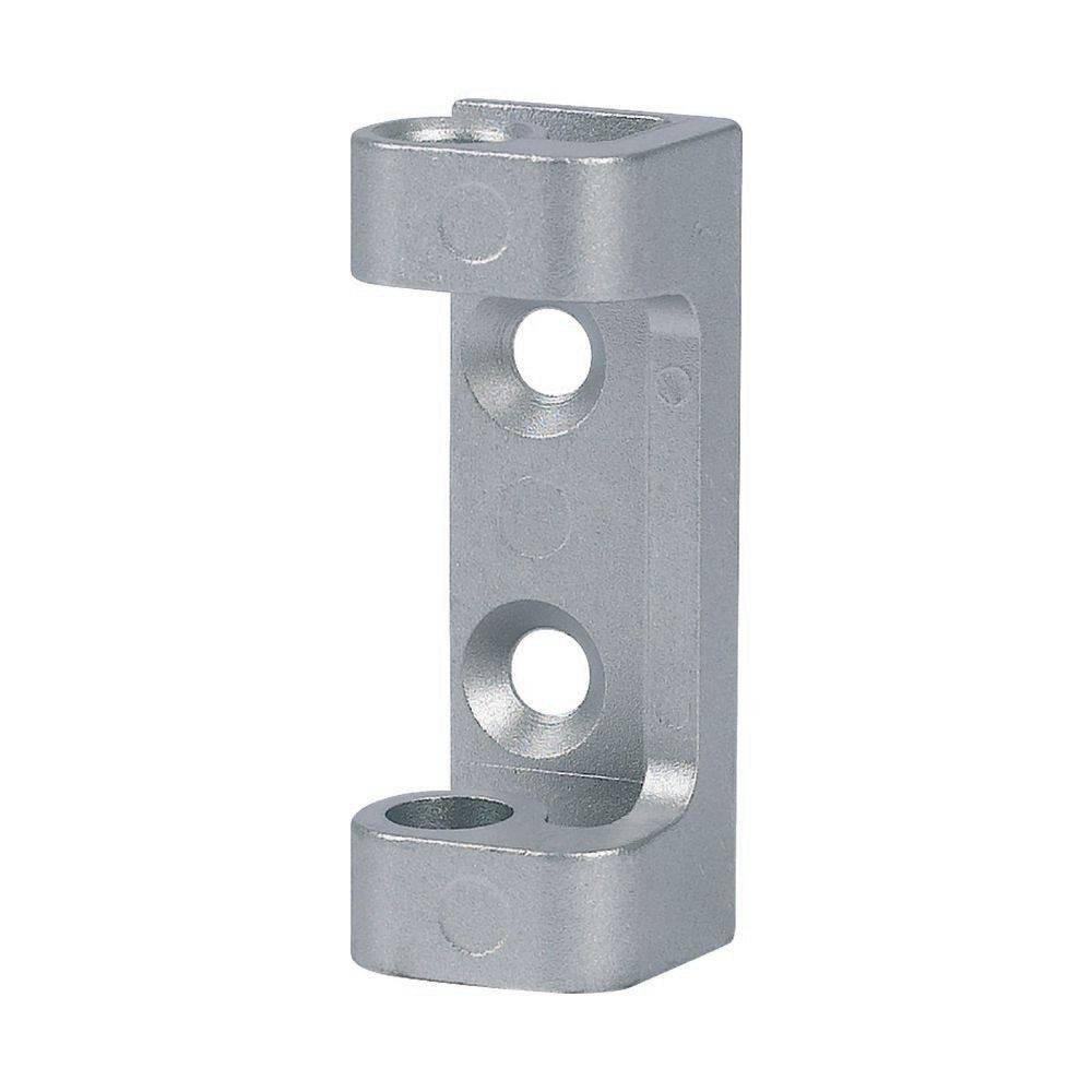 Eine Metallhalterung mit drei kreisförmigen Löchern und einer L-förmigen Konstruktion, die zur Montage oder strukturellen Unterstützung verwendet wird.