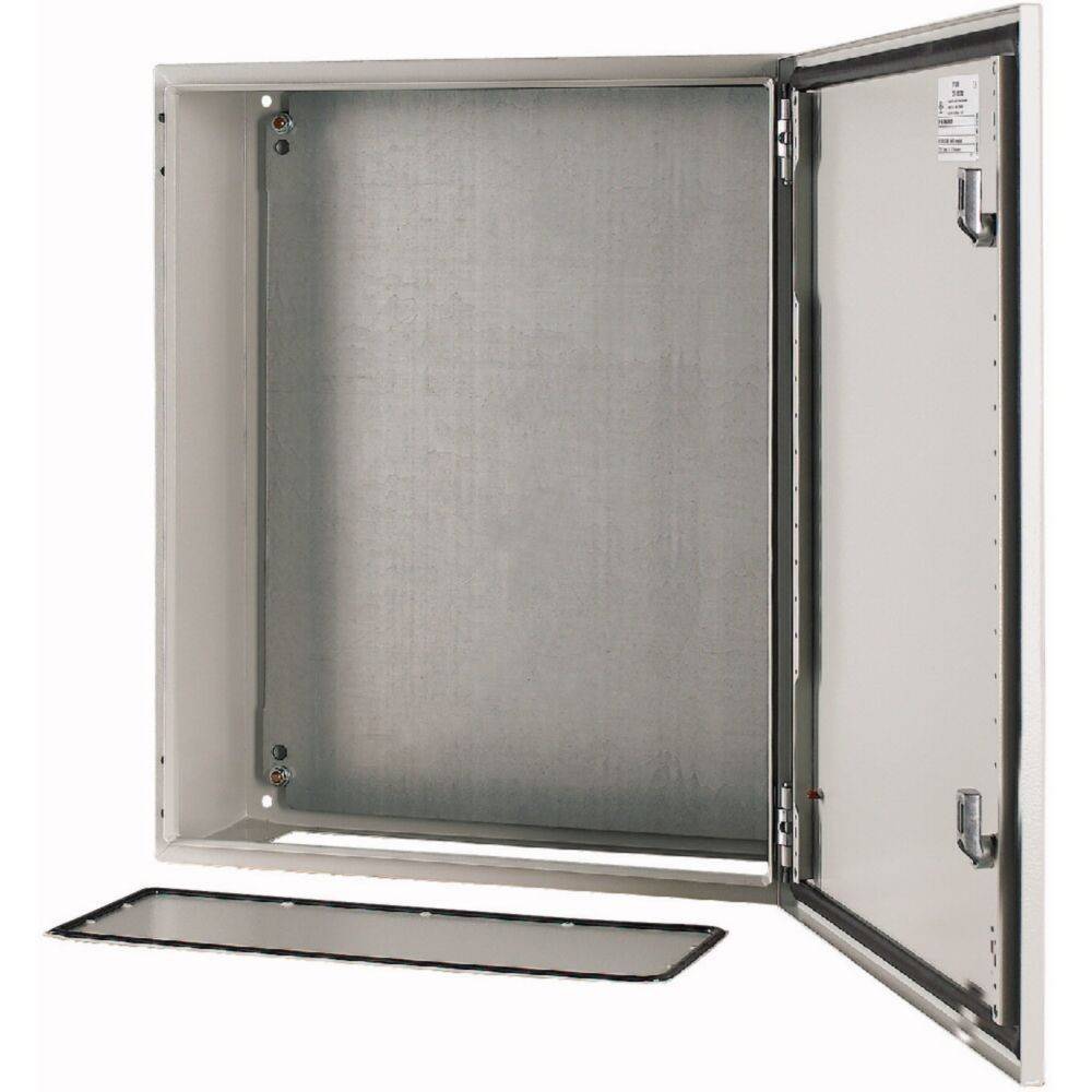 Eine offene Metallelektrogehäusebox mit abgenommener Tür und sichtbaren Scharnieren, konzipiert zum Unterbringen und Schutz von elektrischen oder Netzwerkkomponenten.