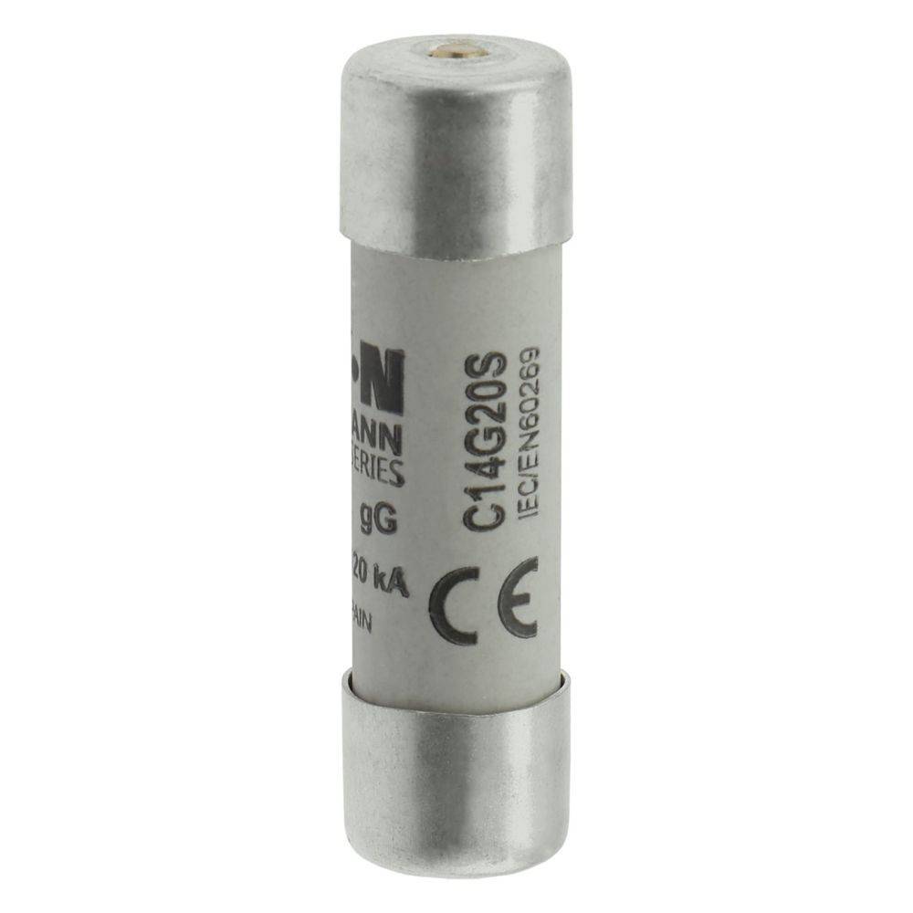 Eine zylindrische elektrische Sicherung mit Metallenden und einem weißen Körper mit folgenden Aufschriften: 'C14G20S', '20 kA', 'CE'.