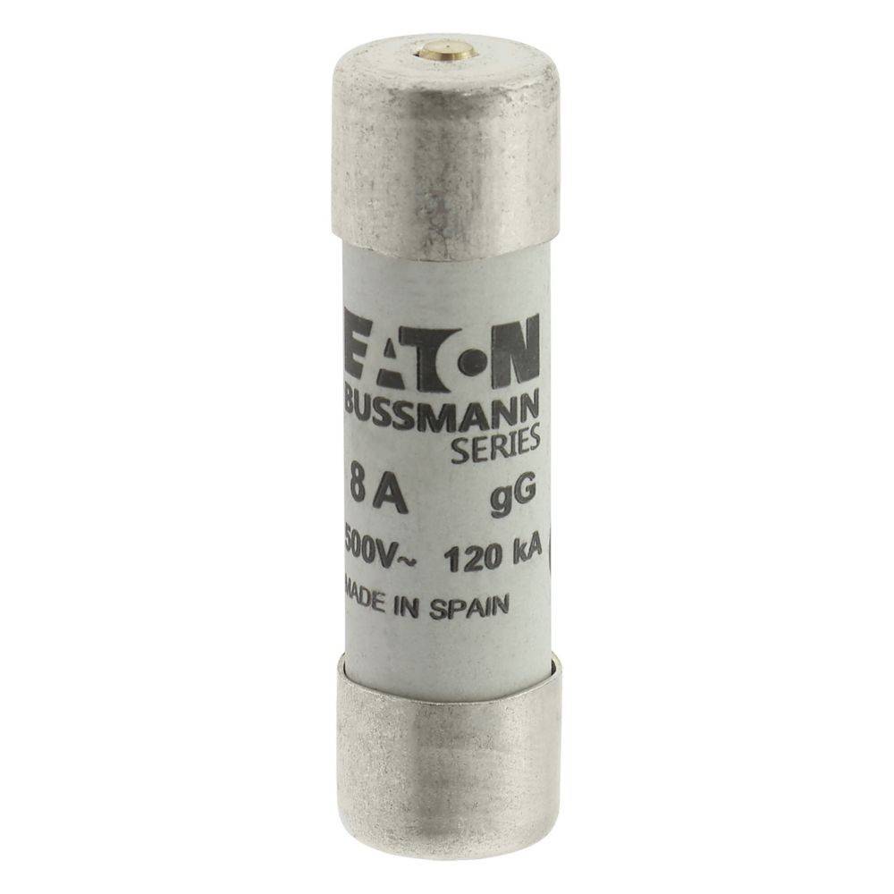 Ein zylindrischer Sicherungseinsatz mit der Bezeichnung EATON Bussmann Series 8A, 500V, 120kA, gG, hergestellt in Spanien.
