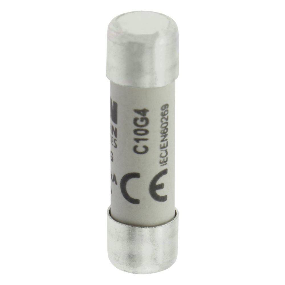 Eine zylindrische weiße Keramikpatrone mit Metallendkappen. Die Sicherung ist mit 'C10G4' beschriftet und trägt das CE-Zeichen, was die Konformität mit europäischen Standards anzeigt.