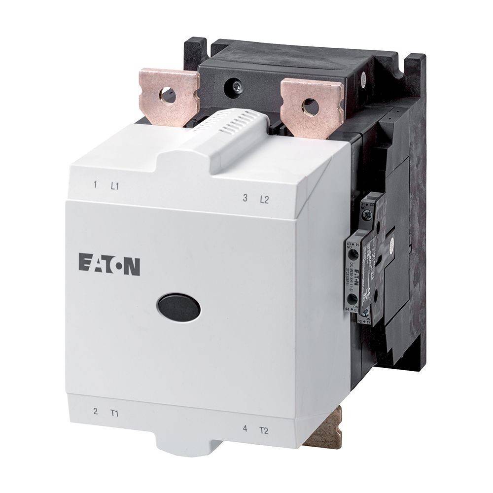Elektrischer Schütz der Marke 'Eaton' mit Metall- und Kunststoffkomponenten, ausgestattet mit Anschlüssen und einem montierten Block für elektrische Verbindungen.