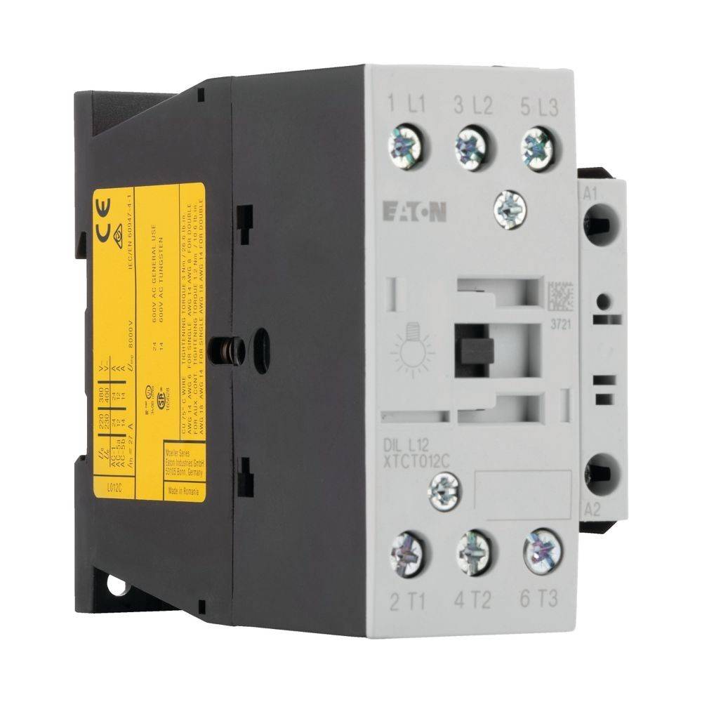 EATON' beschrifteter elektrischer Schütz mit Schraubklemmen, verwendet zum Schalten von Stromkreisen. Enthält beschriftete Anschlüsse L1-L3 und T1-T3.