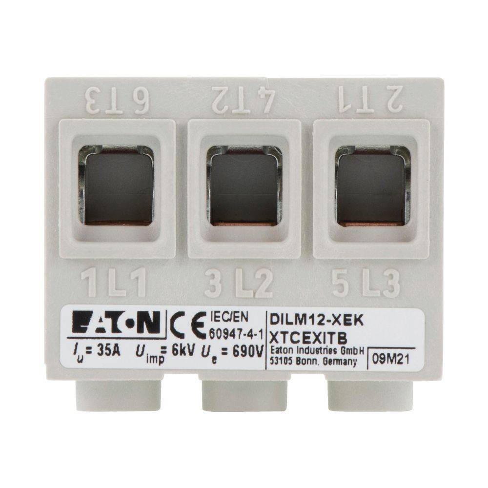 Eine Nahaufnahme eines dreipoligen elektrischen Anschlusses mit beschrifteten Abschnitten 'L1', 'L2', 'L3', mit Modell und Spezifikationen.