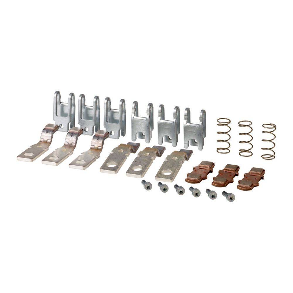 Ein Metallbeschläge-Set mit Halterungen, Federn, Schrauben und Clips, höchstwahrscheinlich für den Zusammenbau oder die Reparatur von Automobil- oder mechanischen Ausrüstungen.