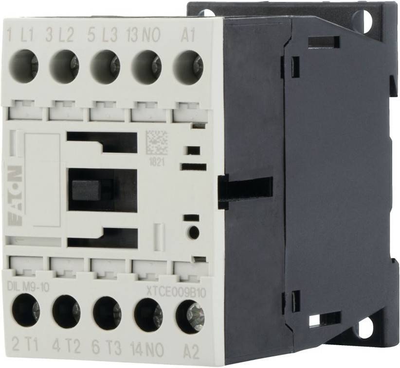 Elektrischer Schütz mit mehreren Anschlusspunkten, Modell XTCE009B10. Verwendet zur Steuerung elektrischer Schaltkreise in industriellen Umgebungen.