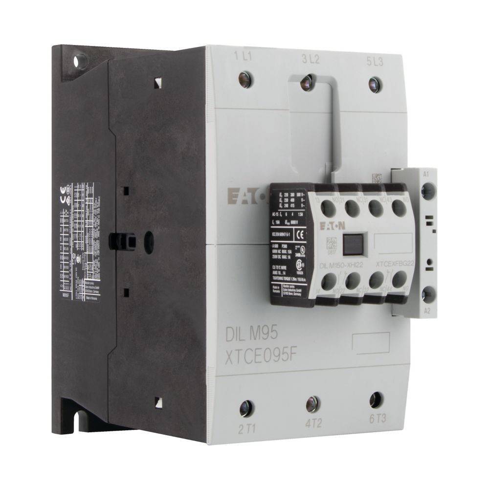Ein elektrischer Schütz, beschriftet mit 'Eaton DIL M95 XTCF095F', mit mehreren Anschlüssen und technischen Spezifikationen, die auf seiner Oberfläche sichtbar sind.
