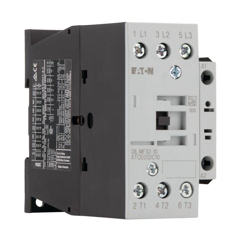 Elektrischer Schütz mit mehreren Schraubenklemmen und beschrifteten Anschlüssen, verwendet zur Steuerung elektrischer Schaltkreise in industriellen Anwendungen.