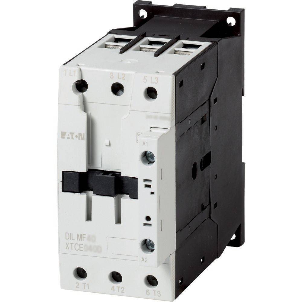 Industrieller Elektrokontaktor mit mehreren Anschlusspunkten, verwendet für Anwendungen mit hoher Belastung. Ausgestattet mit einem schwarzen Griff und beschrifteten Anschlussklemmen.