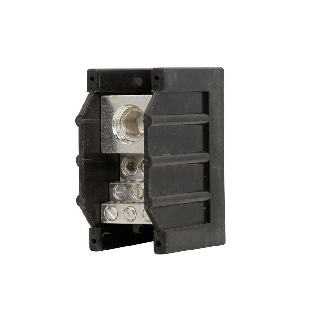 Ein schwarzes, rechteckiges elektrisches Gehäuse aus Kunststoff mit sichtbaren Metallverbindungen und Öffnungen für Kabel.