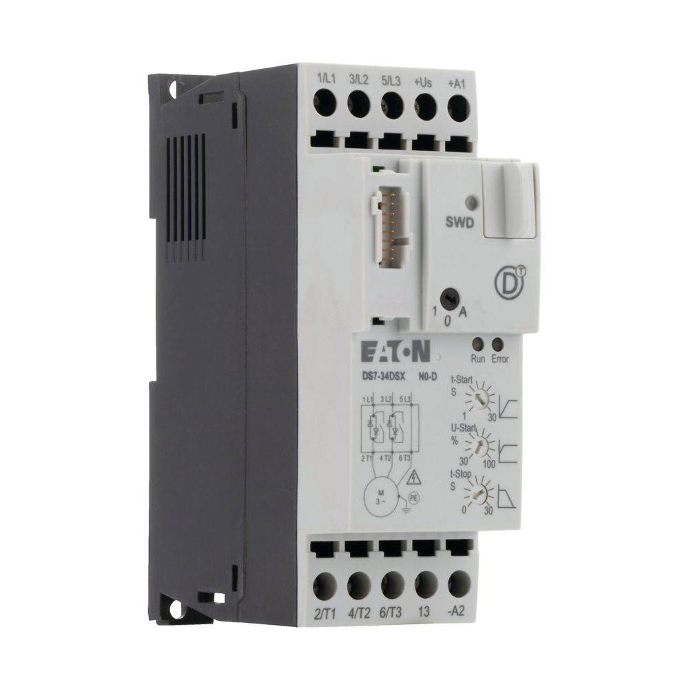Eaton-Sanftstarter Modell DS7-340SX, mit Anschlusspunkten und Bedienfeld mit verschiedenen beschrifteten Tasten und Anzeigen.