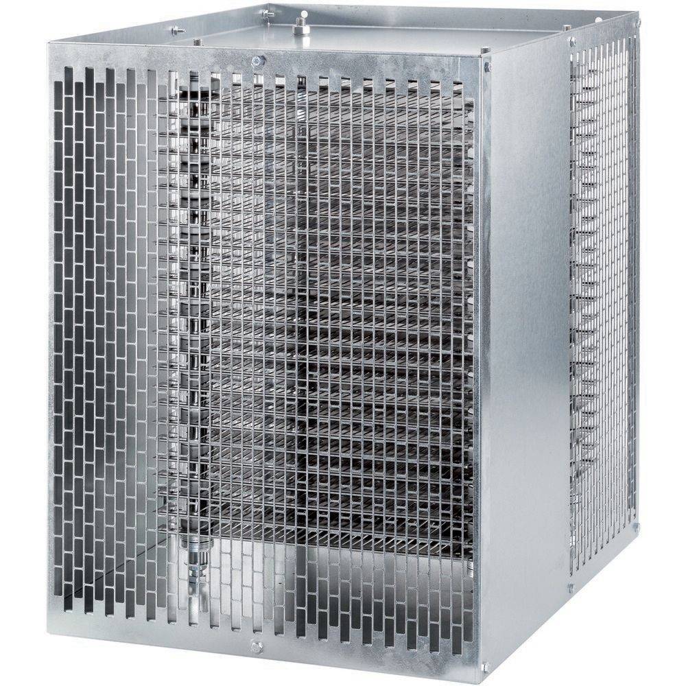 Eine metallische käfigähnliche Konstruktion mit rechteckiger Form, die auf allen Seiten gitterartige Muster aufweist, möglicherweise ein industrielles Luftfiltergehäuse.