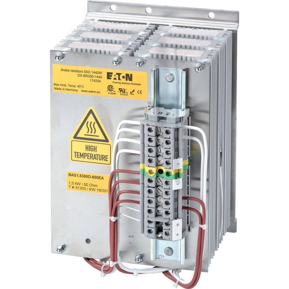 Hochtemperatur-Etikett und Verdrahtung an einem Eaton-Bremswiderstand. Modelldetails: BA51.13000-600EA, 1500W, 7,25 Ohm, hergestellt in Deutschland.
