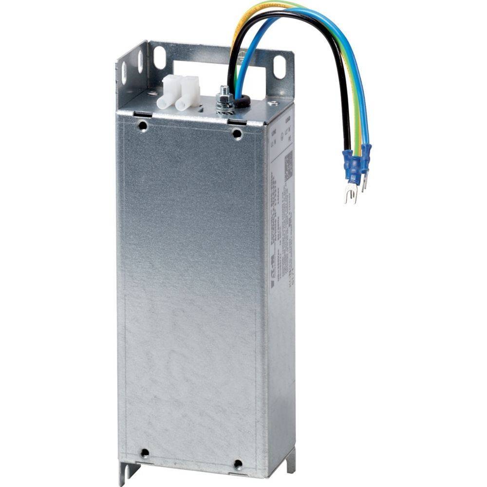 Eine Metallkomponente für elektrische Anwendungen mit drei farbigen Kabeln, die an der Oberseite herausragen, die in verschiedenen elektrischen und industriellen Einsatzgebieten verwendet wird.