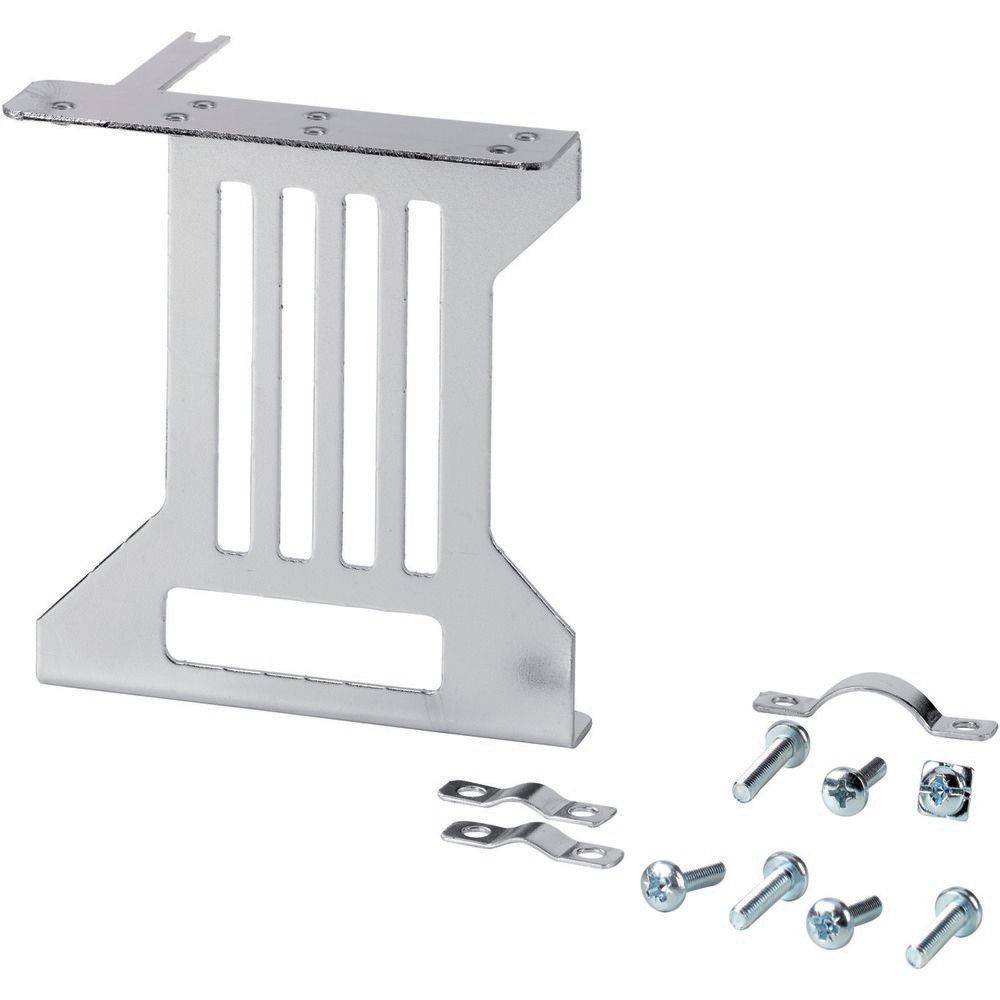 Eine Metallhalterung und ein Satz Schrauben sowie kleine Metallteile sind zu sehen, die vermutlich zur Montage oder Befestigung von Ausrüstung dienen.